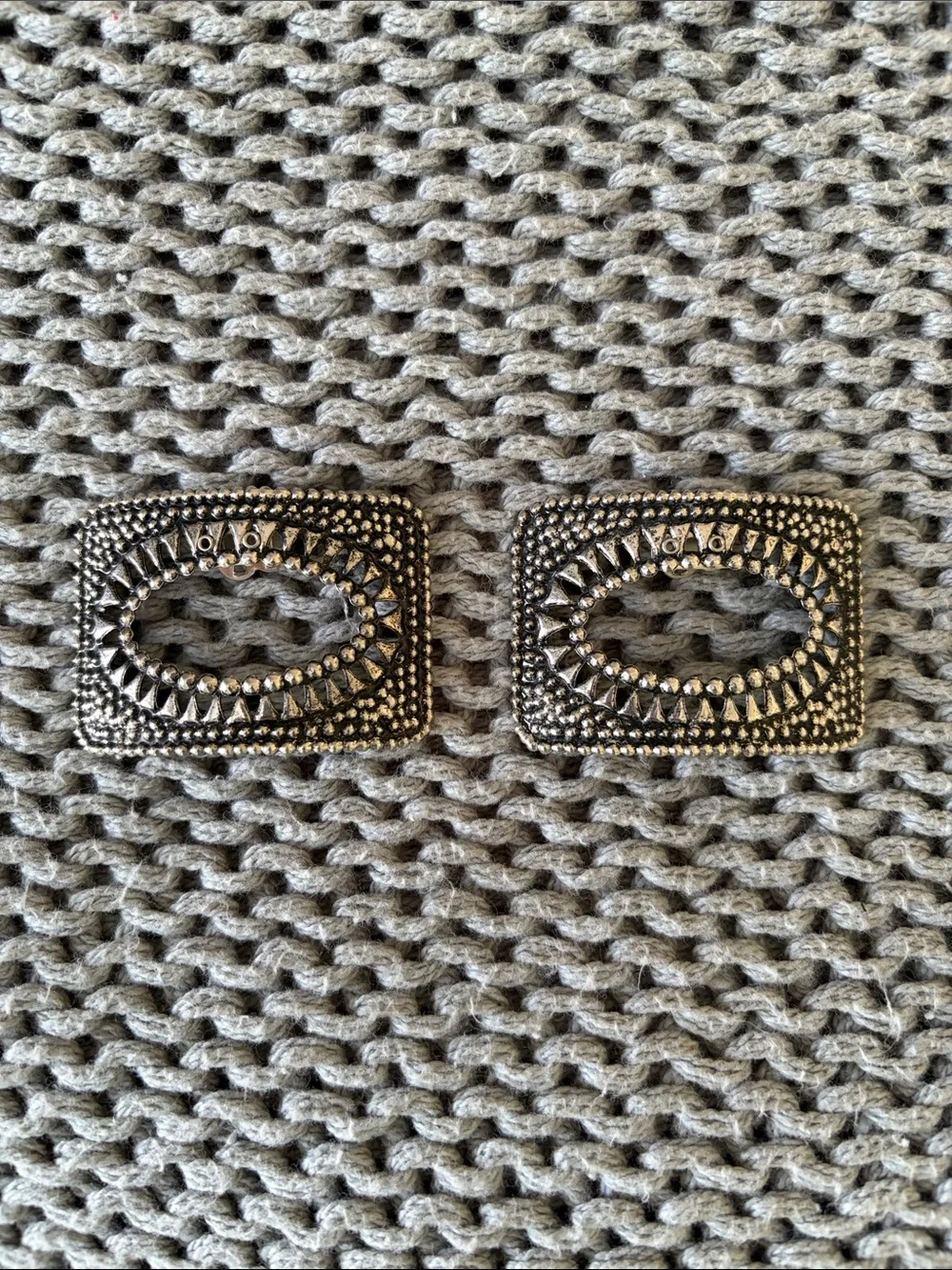 Vintage-Inspired Silver-Tone Decorative Shoe Clips - Women Accessories